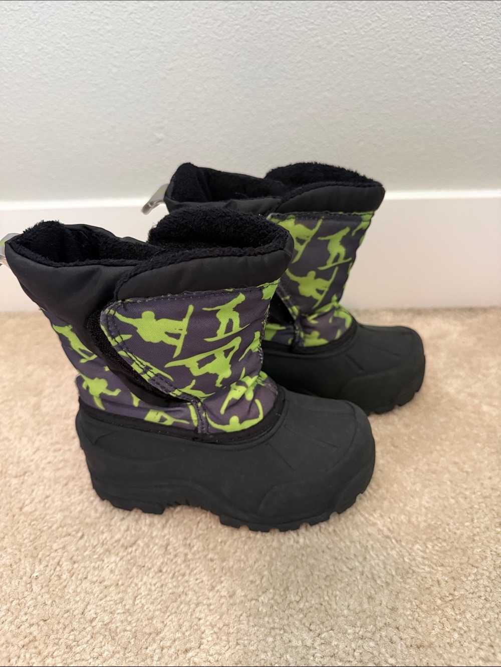 Northside Kids Black and Lime Green Snow Boots toddler size 9